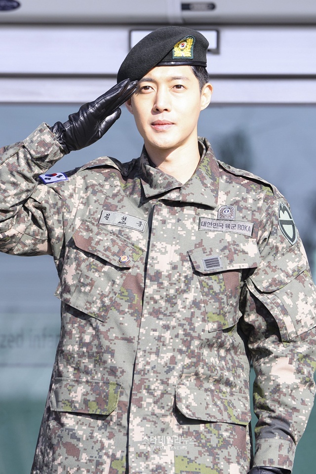 คิมฮยอนจุง (Kim Hyun Joong) ปลดประจำการทางทหารออกมาแล้วในวันนี้