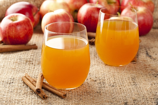 น้ำแอปเปิลไซเดอร์ผสมน้ำผึ้ง เปรี้ยวหอมหวานจิบเพื่อสุขภาพ
