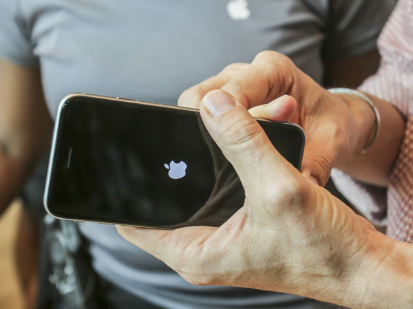 Apple เร่งหาคำตอบ ทำไม FBI ถึงปลดล็อก iPhone ได้ หวั่นเกิดช่องโหว่ที่ส่งผลกระทบต่อผู้ใช้ทั่วโลก
