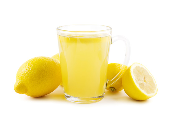 ประโยชน์ของน้ำมะนาว ดื่มอุ่น ๆ ยามเช้า ดีแค่ไหนต้องพิสูจน์