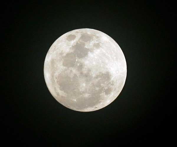 ศุกร์นี้รับปรากฎการณ์'ดวงจันทร์' เต็มดวงเล็กที่สุดในรอบปี หรือ 'ไมโครมูน'