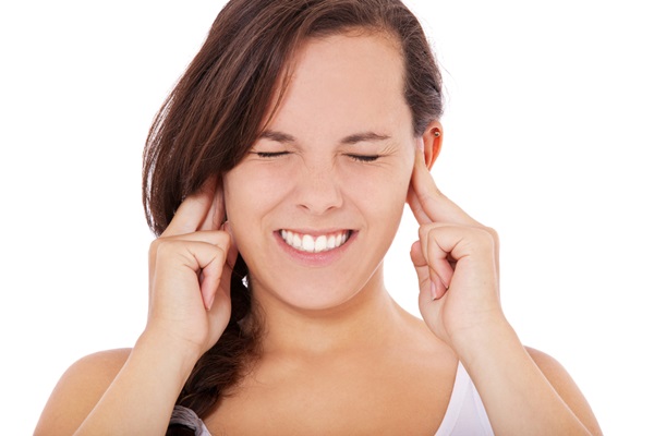 10 วิธีแก้หูอื้อเบื้องต้น ปราบอาการหูดับด้วยตนเอง