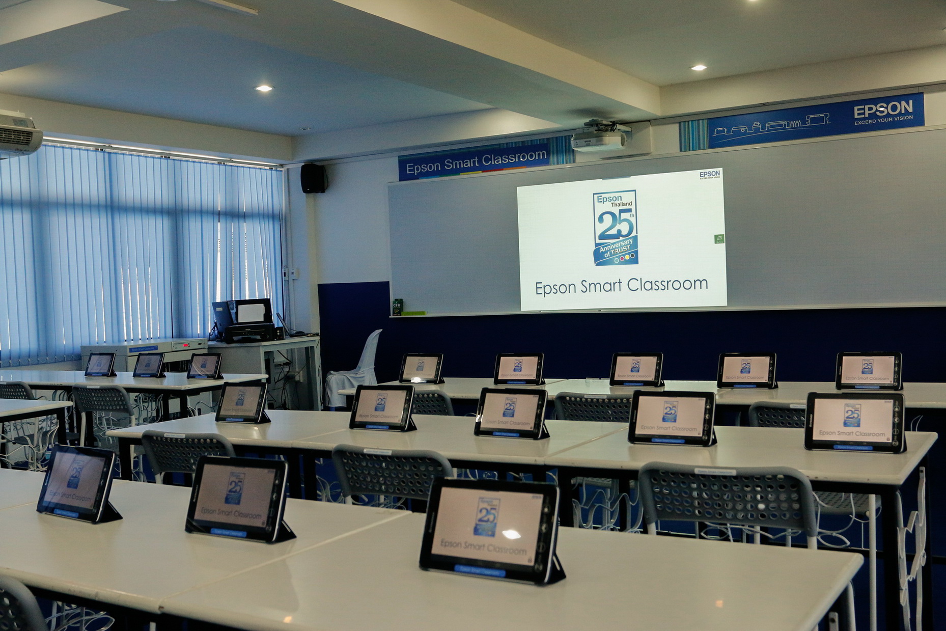 เอปสันทุ่มงบจัดหนัก ติดตั้ง Epson Smart Classroom ให้ 25 โรงเรียนทั่วภูมิภาค