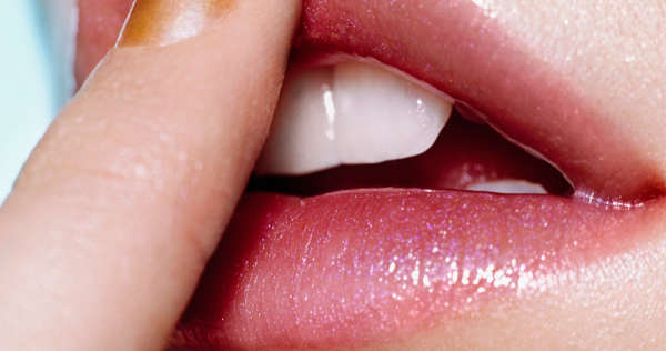 7 วิธีชุบชีวิตให้ริมฝีปากสวยอิ่มด้วยตัวเรา