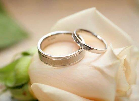 6 เหตุผลดี ๆ ที่คู่รักควรไปซื้อแหวนแต่งงานด้วยกัน