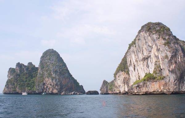 9 แหล่งดำน้ำตื้นในไทย ต้องมนตร์สะกดโลกใต้ทะเลเข้าอย่างจัง