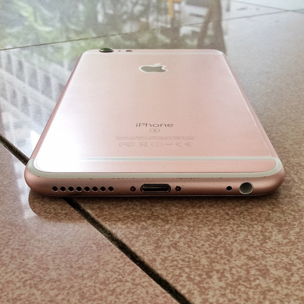iPhone 6S Plus สีชมพู Rose Gold พบปัญหาสีลอก ทั้งๆ ที่ใส่เคส
