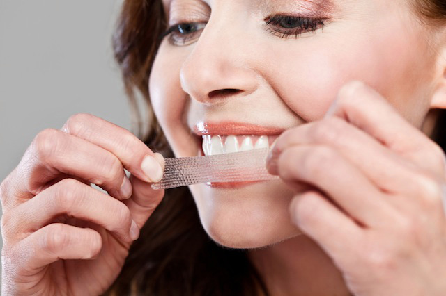 อยากมีฟันขาวดั่งใจ ไม่ยาก!! 10 เรื่องการดูแลฟันที่สาวๆหลายคนอาจไม่รู้มาก่อน
