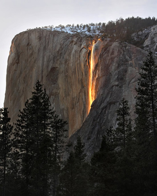 มหัศจรรย์ น้ำตกเพลิง อุทยานแห่งชาติ Yosemite สหรัฐอเมริกา