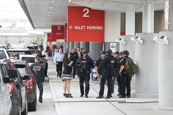 มือปืนกราดยิงในสนามบินฟลอริด้า ดับ 5 ราย พบคนร้ายป่วยทางจิต อาจคลั่งลัทธิไอเอส