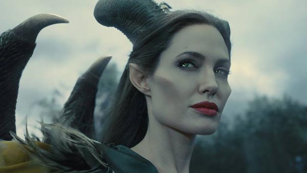 ชัวร์แล้ว ! แองเจลินา โจลี คัมแบ็ก Maleficent 2