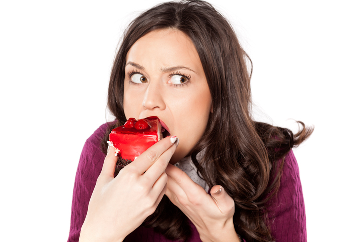 10 อาการเสี่ยง! คนชอบทานหวานต้องระวัง ทำลายสุขภาพไม่รู้ตัว