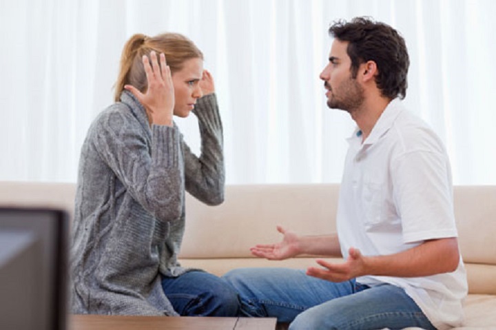 8 พฤติกรรม ที่ทำให้คู่รักต้องหย่าร้าง