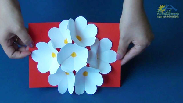 ชวน DIY การ์ดดอกไม้ 3 มิติ ที่วิธีทำสุดง่าย แต่คนได้ชื่นชอบ!