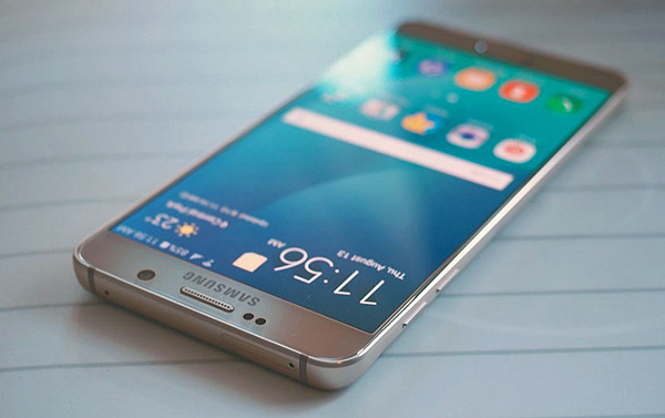 Samsung Galaxy Note 6 จะรองรับคุณสมบัติในการกันน้ำ กันฝุ่นแล้ว พร้อมอัปเกรดสเปคให้แรงขึ้น ด้วย RAM 6 GB