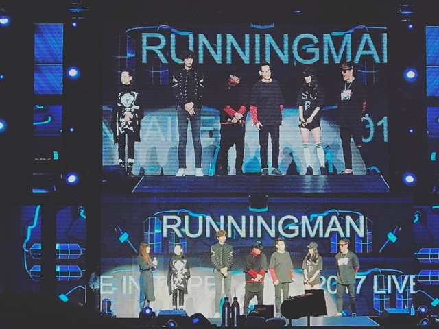 สมาชิกรายการ 'Running Man' แปลงโฉมเป็นวง BIGBANG และวง TWICE ในงานแฟนมีทติ้งที่ไต้หวัน
